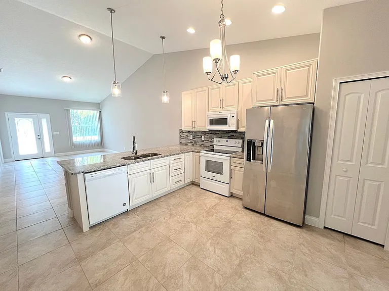 80 Buttonworth Dr #B — Photo 14