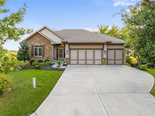 24127 W 124th Ter, Olathe, KS 66061