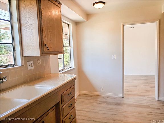 3rd image of 1341 Claremont Pl