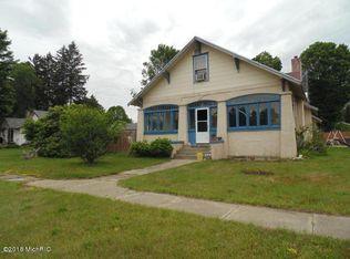 228 3rd St, Morley, MI 49336