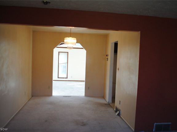 3rd image of 6717 Hedgeline Blvd