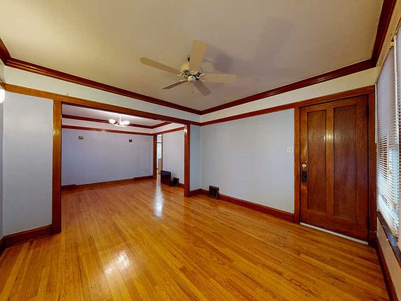 3rd image of 5063 N Kolmar Ave