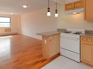 36 Hilton Ave #210, Hempstead, NY 11550