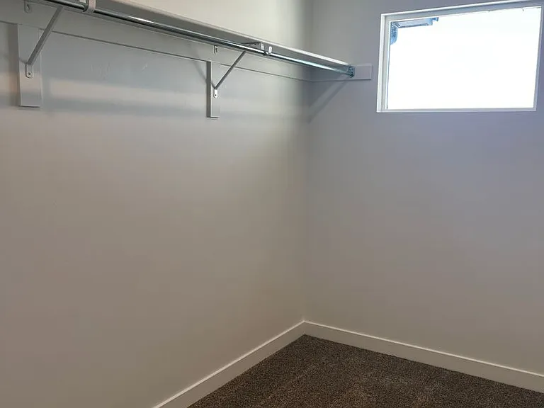 403 E Levengrove Dr — Photo 6