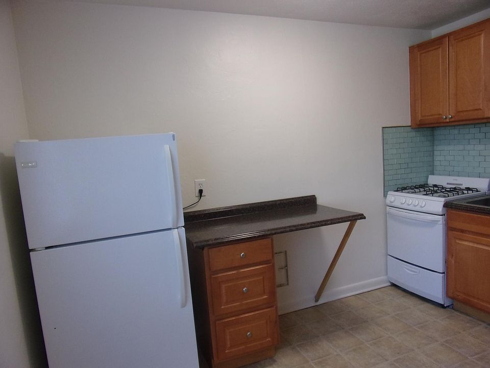 1st image of 1042 N Pearl St APT 107