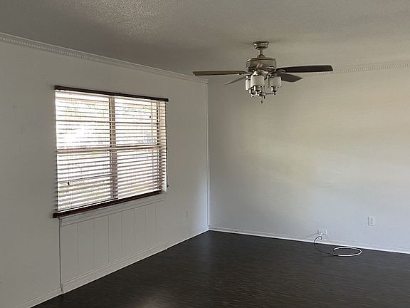3rd image of 660 Jasmine Rd