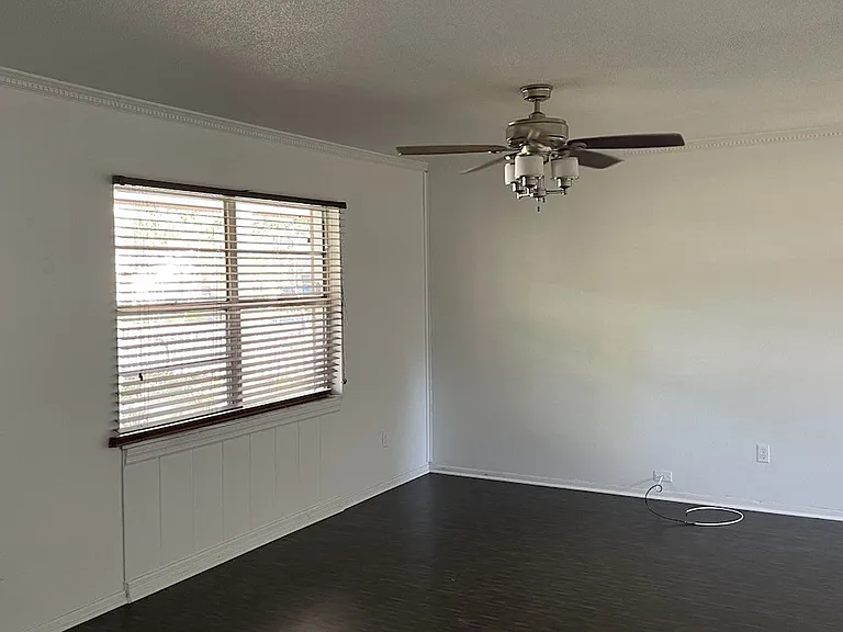 660 Jasmine Rd — Photo 3