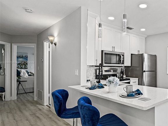 4th image of 6 Vista Palm Ln APT 206