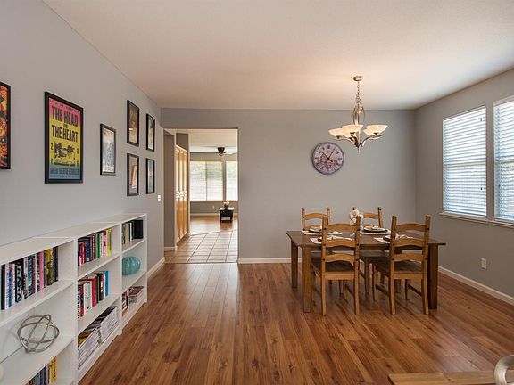 3rd image of 249 Edinburgh Ln
