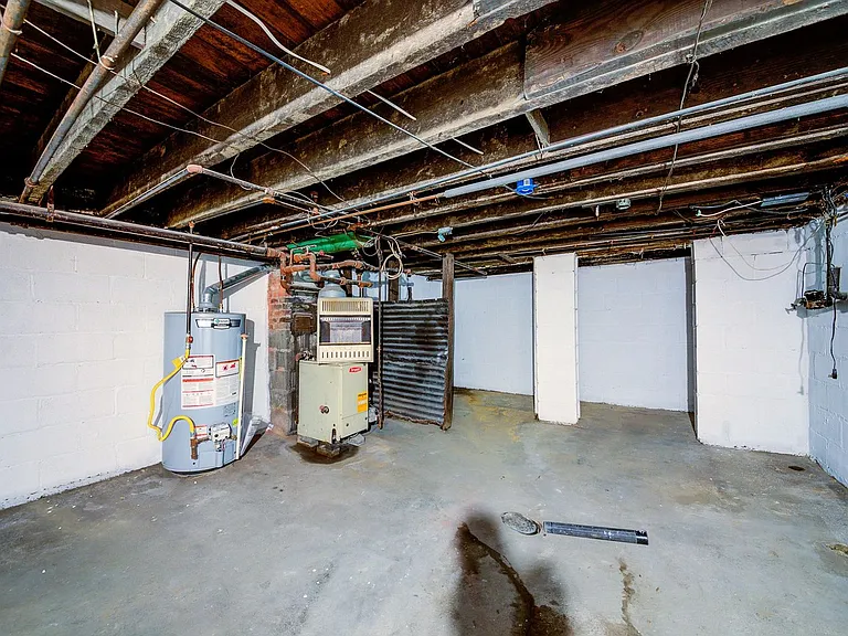 33 Southern Ave — Photo 19