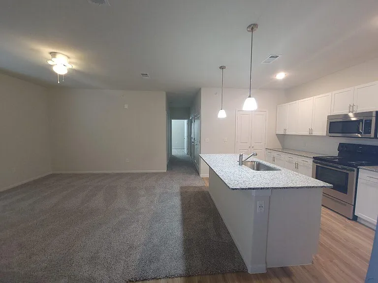 The Grove Apartments — Photo 4