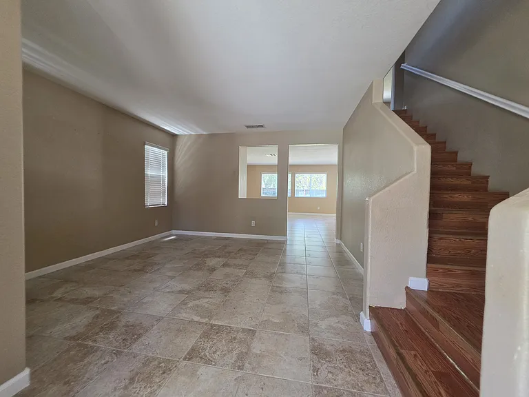 23752 Pepperleaf St — Photo 3