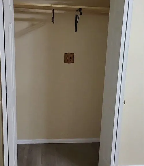 1143 Hastings Pkwy — Photo 1