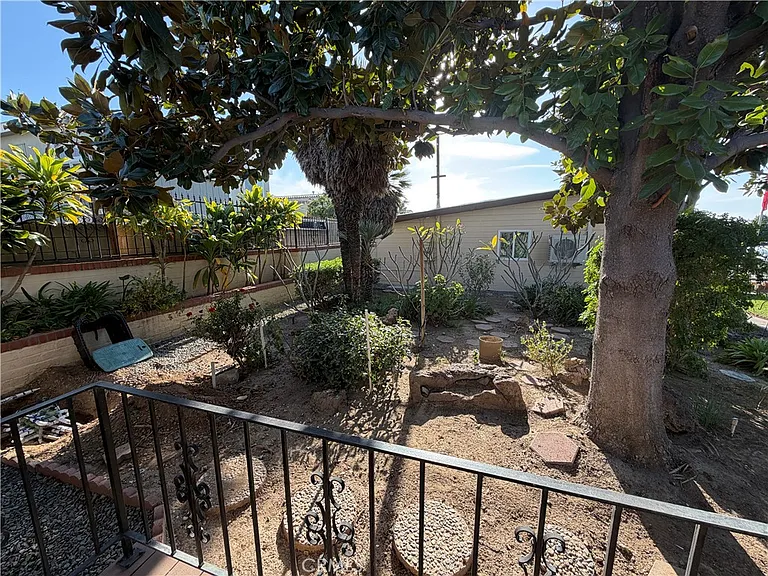 3590 Buchanan St — Photo 45