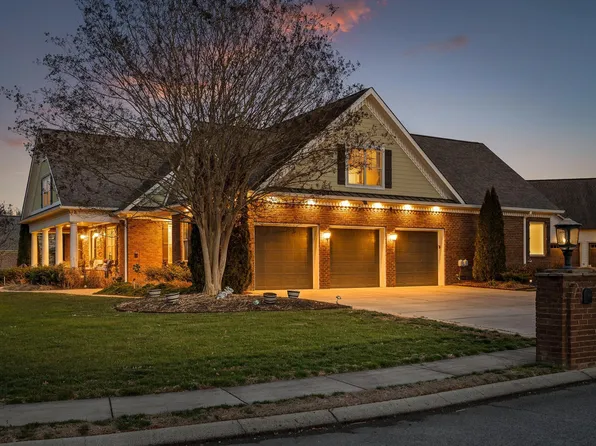 8109 Propeller Dr, Ooltewah, TN 37363