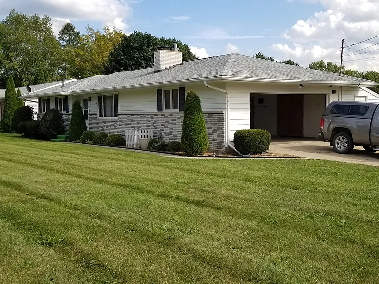 Plymouth Dr — Photo 1