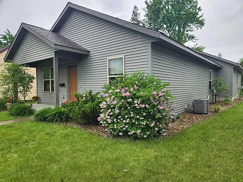 2708 Michigan Ave Photo 1