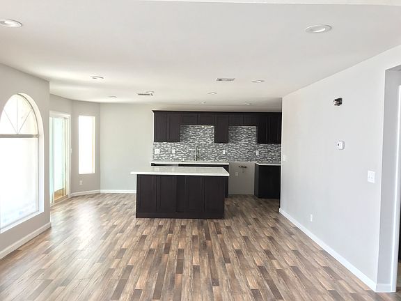 3rd image of 5495 Walton Heath Ave