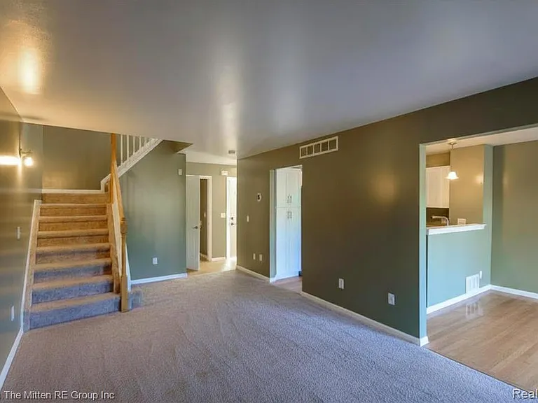 8691 Ironwood Dr — Photo 3