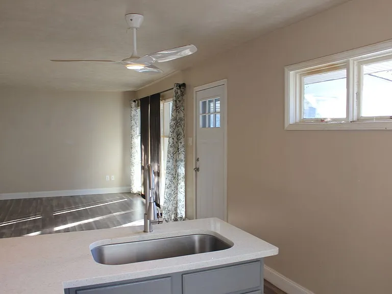 753 Jefferson Rd — Photo 2