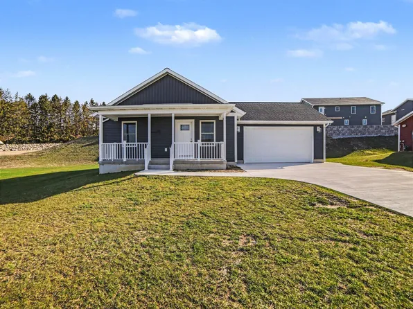 260 Stonecrest Dr, Shelby, MI 49455
