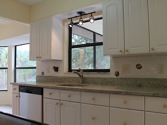 Newly Remodeled Kitchen
