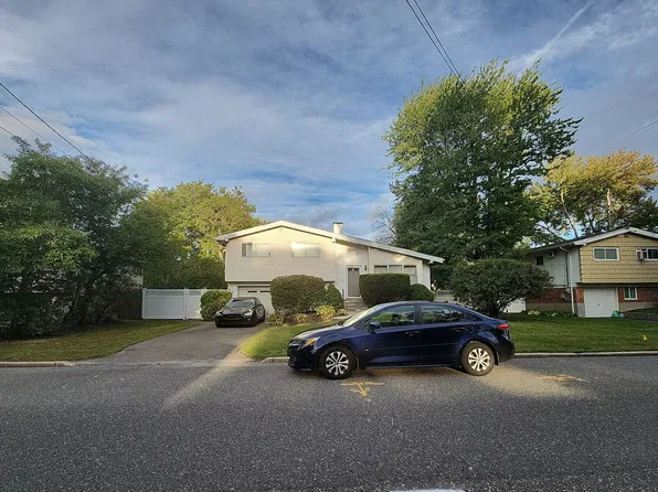 259 W 24th St, Deer Park, NY 11729
