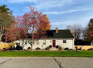 24 John St, Ludlow, MA 01056