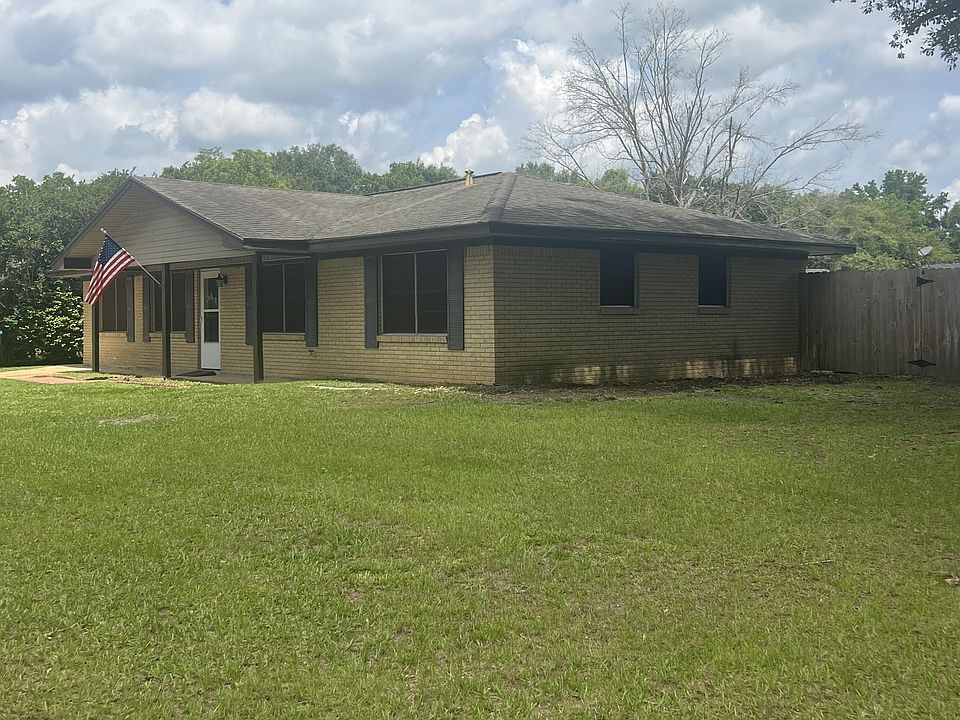 2nd image of 121 James Dr