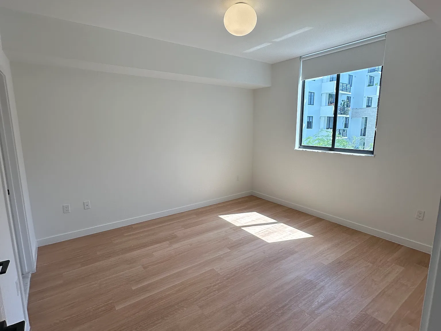1 bed, 670 sqft, $2,039 — Photo 4