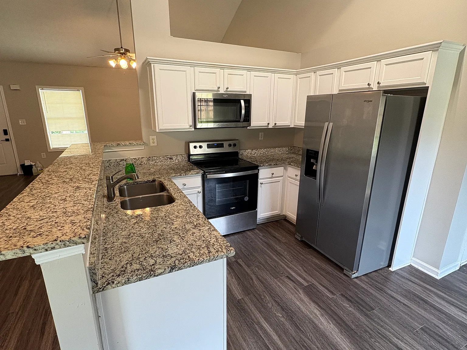 3 bed, 1316 sqft, $1,875 — Photo 4