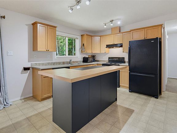 2nd image of 1048 Fitzgerald Rd