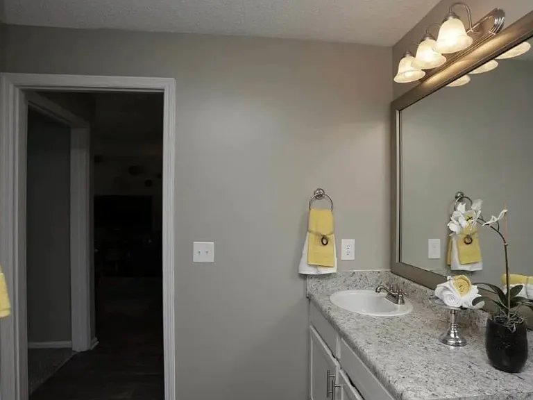 Caledon Silver Bathroom Caledon Silver Bathroom