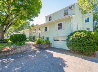 30 Upland Rd, Holyoke, MA 01040
