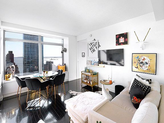 2nd image of 123 Washington St APT 45H