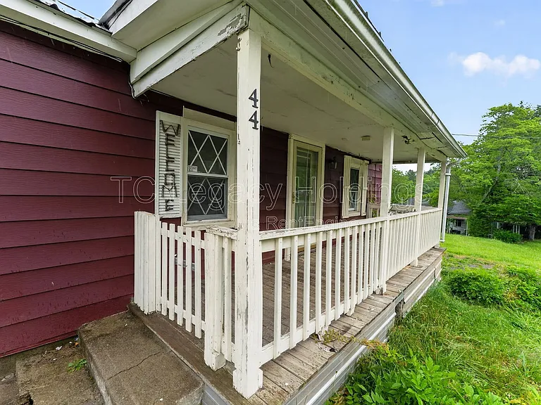 44 Holbert Ave — Photo 8