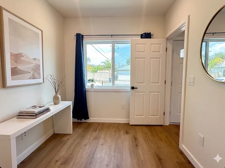 7535 Elmer Ave — Photo 8