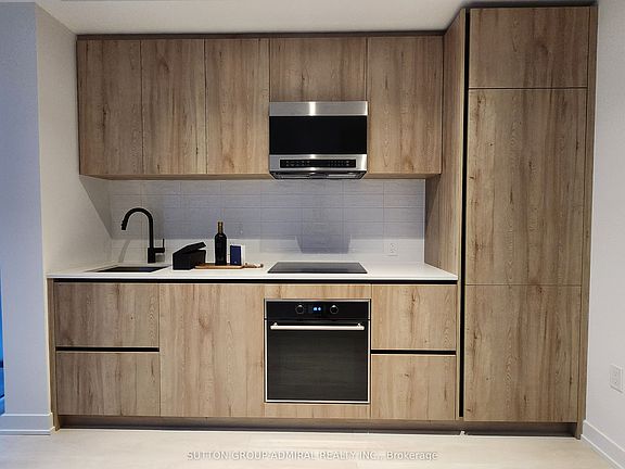 3rd image of 127 Broadway Ave #1111