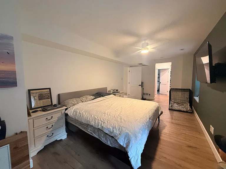 2421 Chase St — Photo 7