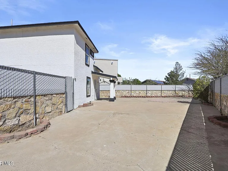 12425 Red Sun Dr — Photo 24