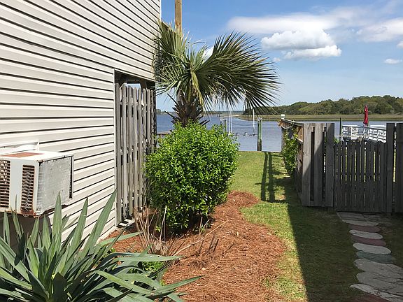 3rd image of 5412 W Dolphin Dr