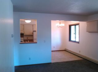 619 E 8th St APT 201, Morris, MN 56267