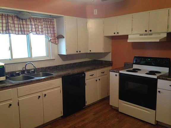5th image of 134 Cenetery Ln