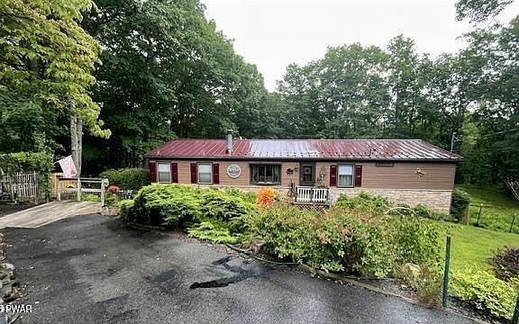 2nd image of 231 Traverse Rd