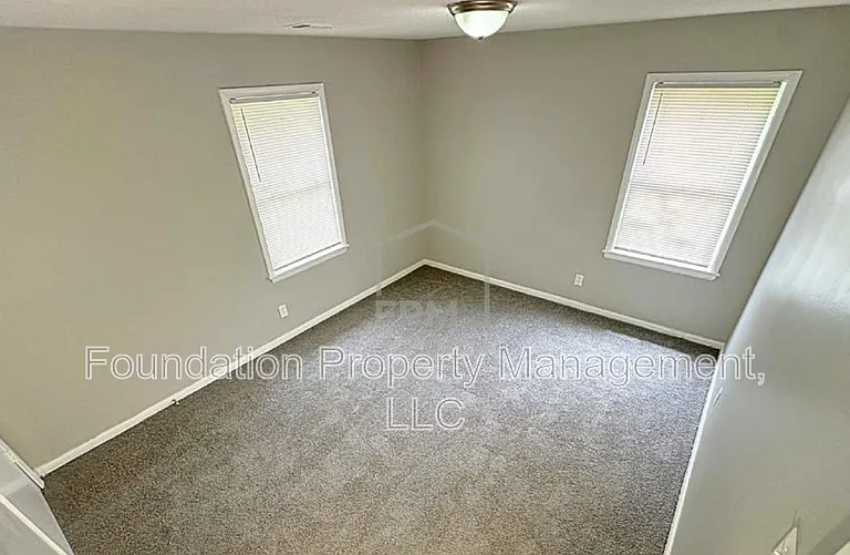 3276 Ashland St — Photo 13