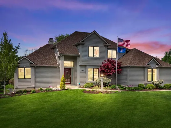 1433 Woodland Xing, Fort Wayne, IN 46825