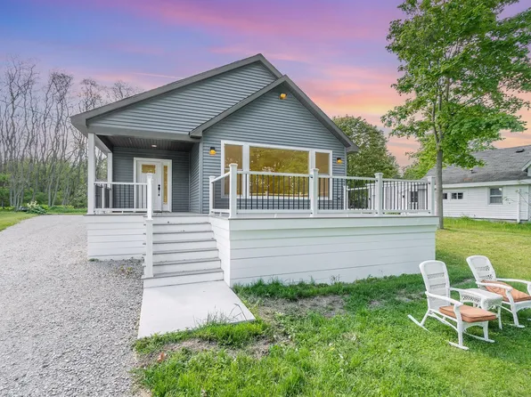 312 Huron Ave, Harrisville, MI 48740