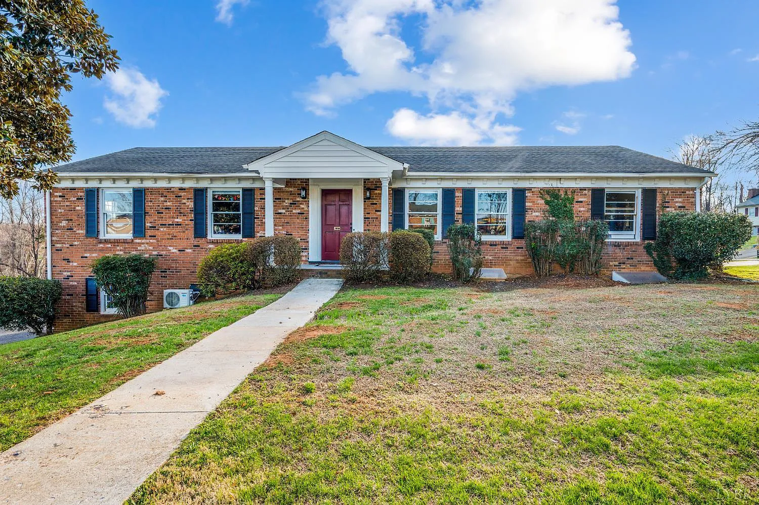 101 Watkins Pl photo 1