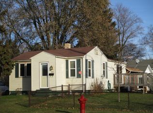 806 N 7th Ave, Sturgeon Bay, WI 54235