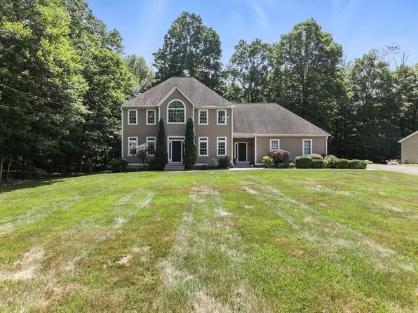 343 State St, Belchertown, MA 01007